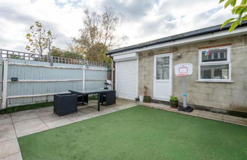 Spacious 4BR Home Garden & Office Space - Foto 29