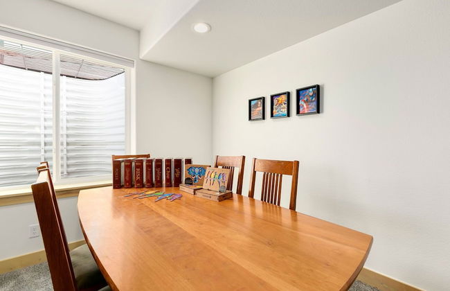 Lakeside Luxury - Hot Tub, Pool Table, and Views - Foto 31