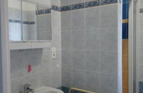 Appartement en rez de chaussee de maison - Foto 5