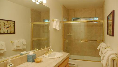 Going By Hauserman Rentals - Foto 4, Shower
