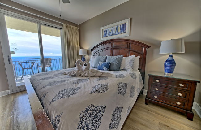 Sterling Breeze - Luxury Beach Front Condo - Photo 19