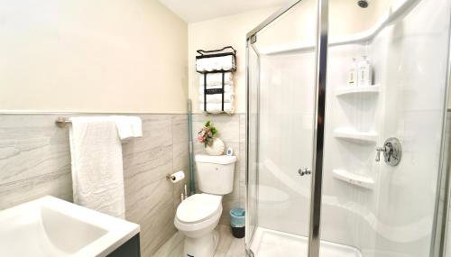 Spacious 4BDR 2BA Retreat near T-Station- 5 Mins to Boston - Foto 5