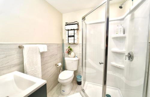 Spacious 4BDR 2BA Retreat near T-Station- 5 Mins to Boston - Photo 5