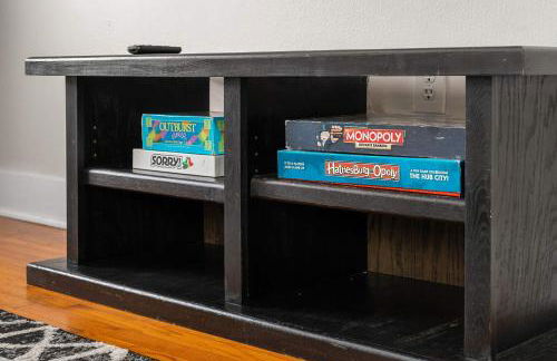 Cozy 4BR Home Pet Friendly Large Yard & Patio - Foto 33