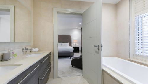 Exclusive Two-Bed Flat on Iconic Park Lane PL15A - Foto 5