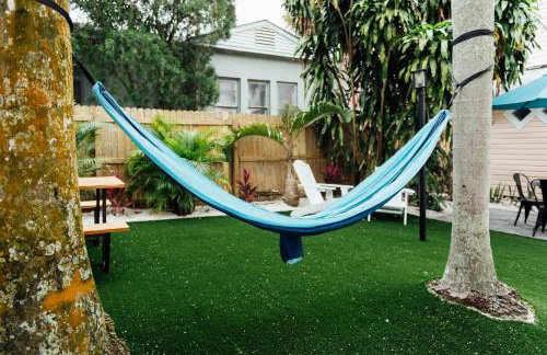 Hemingway KeyWest Vibes-mid term 2BR/1ba | St Pete - Foto 13