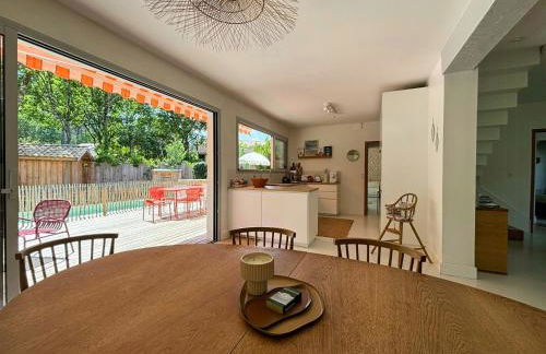 Light-Filled House With Pool In Petit Piquey - Photo 5