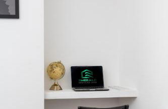 Charming & Spacious 2 BR Home - Photo 24