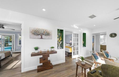 Stunning Gem Home w Heated Salt Pool & Game Room - Foto 15