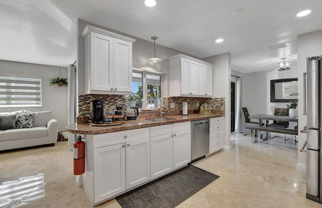 Boca Beauty - Stylish Home With Pool 3 Bedroom Home by RedAwning - Foto 12