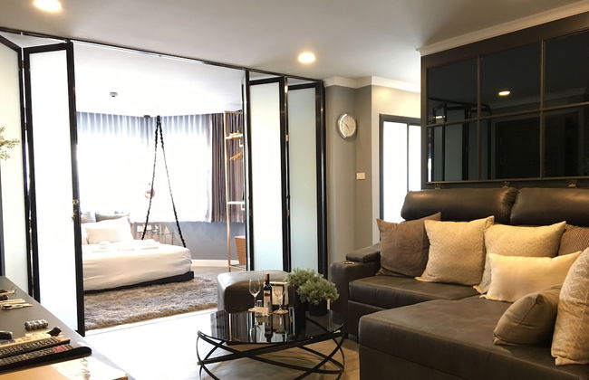 Stay in Style The Heart of Nimman R306AB - Photo 7