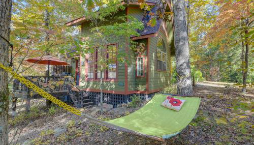 French Broad River Access Whimsical Gem with Deck - Foto 2