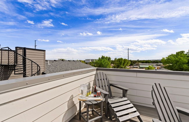 Contemporary Gem - Rooftop Deck & Private Hot Tub! - Foto 43