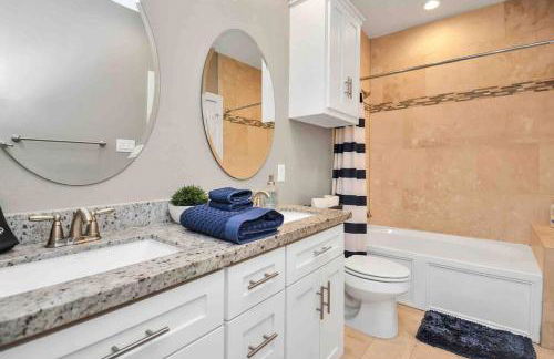 Rooftop Terrace Home with Garage Parking 10 minutes from NRG Stadium and Medical CTR - Foto 20