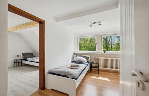 kostengünstige Wohnungen für Monteure in Zizishausen-Nürtingen, WiFi, Smart TV, Parkplatz, Autobahn A8, Stuttgart - Photo 15