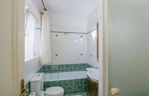 2 Bedroom Beautiful Apartment In Querceta - Photo 24