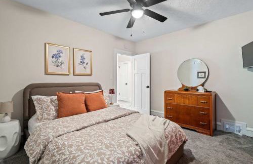 Spacious 4BR in Kamms Corners Cleveland - Game Room - Sleeps 9 - Foto 28