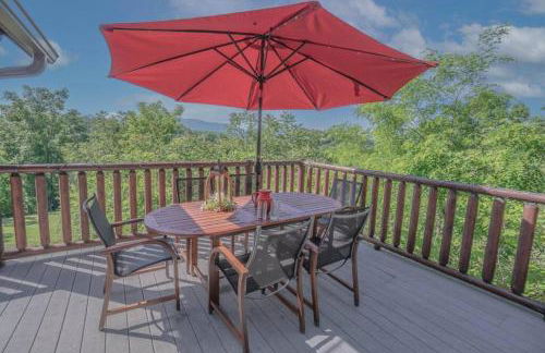 Smoke Rise Lodge · Lake Front, Luxury Cabin, Hot Tub, - Photo 7