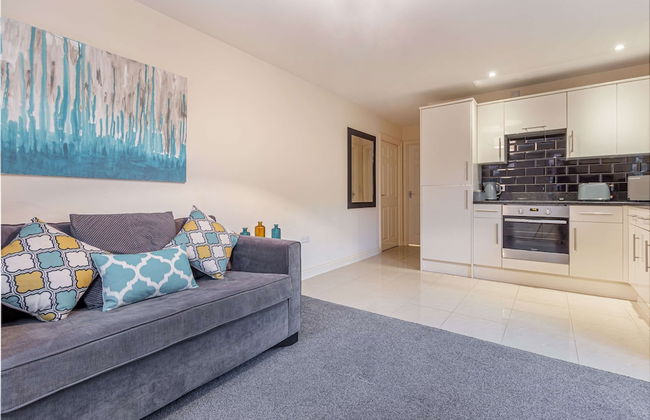 Host Stay Westbrook Court Apartment - Photo 3