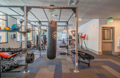 Chic Retreat Near Kierland Golf Pool Gym Washer DryerD - Foto 10