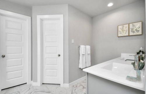 Elegant Exquisite 4Bedroom Home in Katy with High speed WiFi - Foto 34