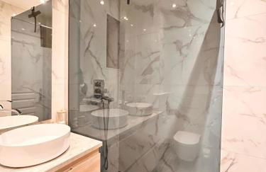 Near Port & City - Private Parking & Breakfast - Full apartment - Photo 12