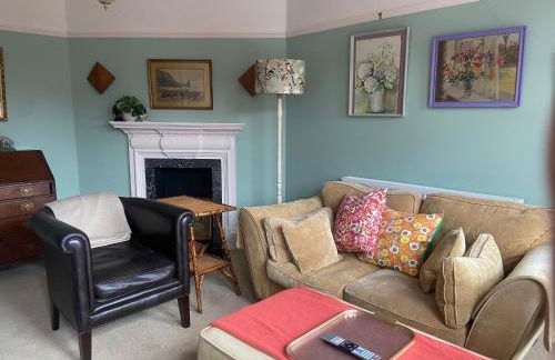 The Blue Door - Photo 1