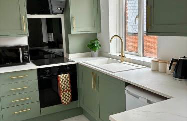 Spacious 2-Bed Flat with Panoramic Views - Foto 19