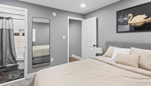 Charming Home Parking, Sleeps 10, WFH Space - Foto 3