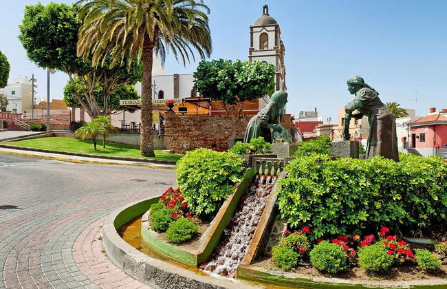 Villa With Pool and Beautiful Architecture - Foto 31