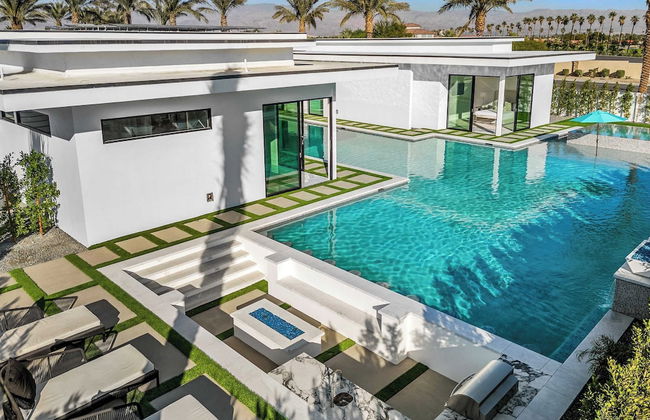 Exclusive Indio Villa Pool, Hot Tub, Putting Green Sleeps 18 Bravo #6 - Foto 7