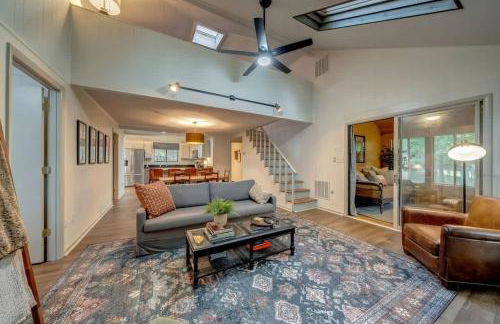 Secluded Retreat w Hot Tub, FirePit & Pool Access - Foto 2