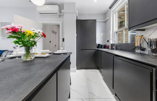 Two Modern Central London Apartments with AC Near Big Ben & Buckingham Palace - Photo 42