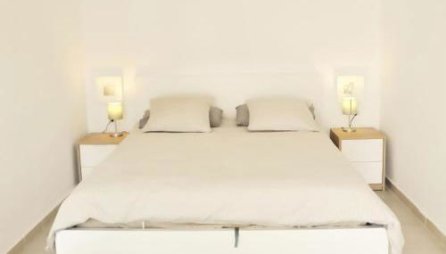 Casa familiar luminosa con piscina, cerca de la playa y parques, ideal para 6 personas en Cubelles - ES-332-5 - Photo 2