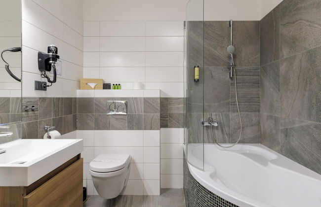 River Apartments - Photo 29