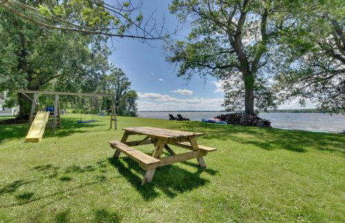 Lakefront Retreat with Shared Dock and Fire Pit! - Foto 26