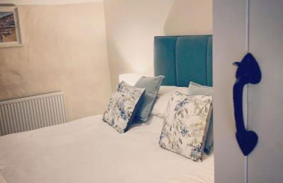 1 Courtyard cottage with hot tub and walled garden - Foto 16