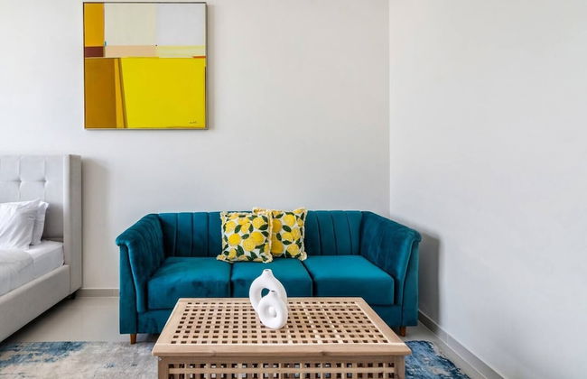Cozy studio at Damac Hills - Photo 8