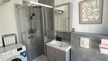 Studio à 2 pas des thermes - Foto 2, Shower