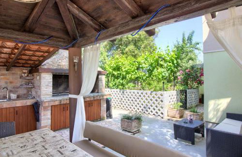 Charming villa Nera with pool and hydromassage near the beach - Foto 11