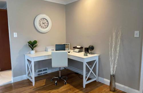 Elegant & spacious 32 Gem in Harper Woods - Foto 4