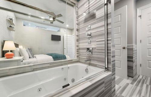 HostWise Stays - The Washington at Chatham - Park Free, Gym, More! - Foto 4