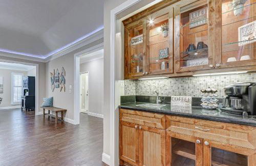 Best of Lake Conroe - Sleeps 16 - Lakefront Memories - Photo 7