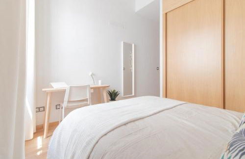 C88 - Deluxe Apartment Downtown with Pool and Parking - Photo 15