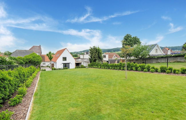 Spacious Family Holiday Home - Photo 31