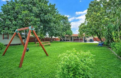 Tropical Park Oasis Peaceful Miami Family Home - Photo 8