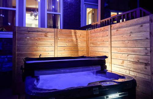 Family Retreat - Hot Tub - Fireplace - Tower Grove - Foto 18