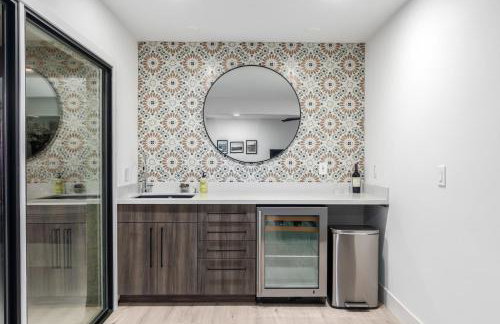 3BR Retreat with Heated Pool, BBQ and Mountain Views - Foto 34