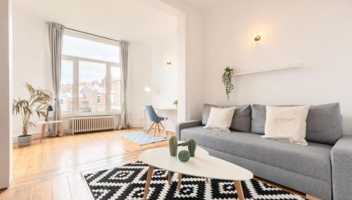 La Madeleine-Beautiful bright two bedroom apart - Foto 1