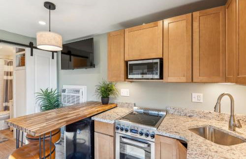 Cozy Lakefront Studio On Long Lake! Home by RedAwning - Foto 14